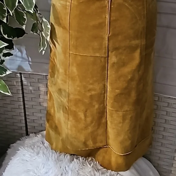 NWT Wilsons Vintage Suede Vest and Skirt Set